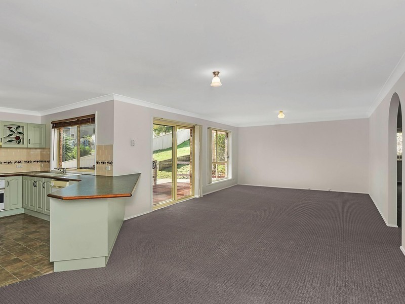 5 Kerrigan Close, Eleebana NSW 2282