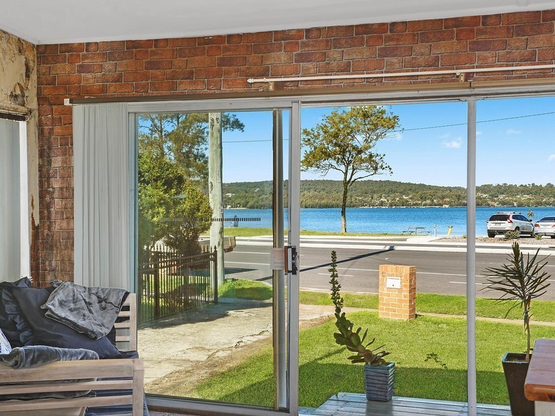 398 The Esplanade, Warners Bay NSW 2282