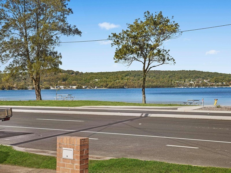 398 The Esplanade, Warners Bay NSW 2282
