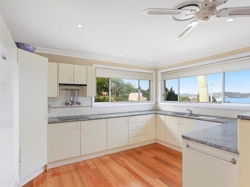 142 Fishing Point Road, Fishing Point NSW 2283