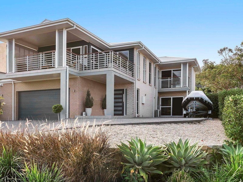 5 Joseph Palmer Close, Speers Point NSW 2284