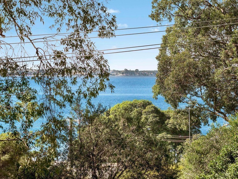 12 Amelia Street, Carey Bay NSW 2283
