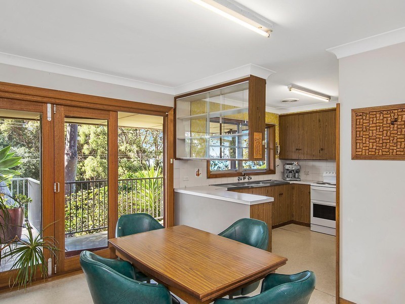 12 Amelia Street, Carey Bay NSW 2283