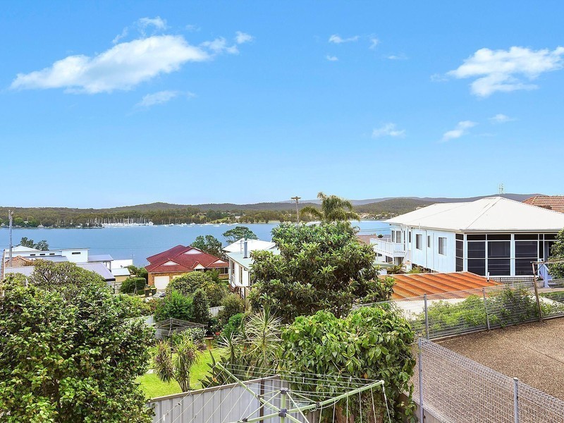 17 Morse Street, Speers Point NSW 2284