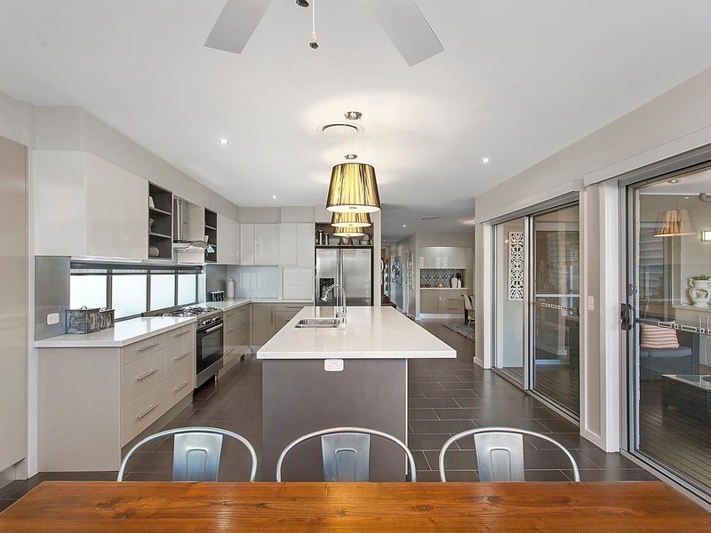 52a Cowlishaw Street, Redhead NSW 2290