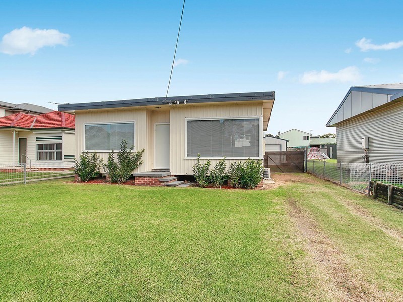 39 Jones Avenue, Warners Bay NSW 2282
