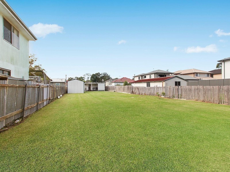39 Jones Avenue, Warners Bay NSW 2282