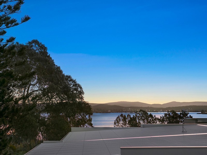 21 Jones Avenue, Warners Bay NSW 2282