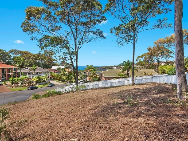 27 Copper Valley Close, Caves Beach NSW 2281