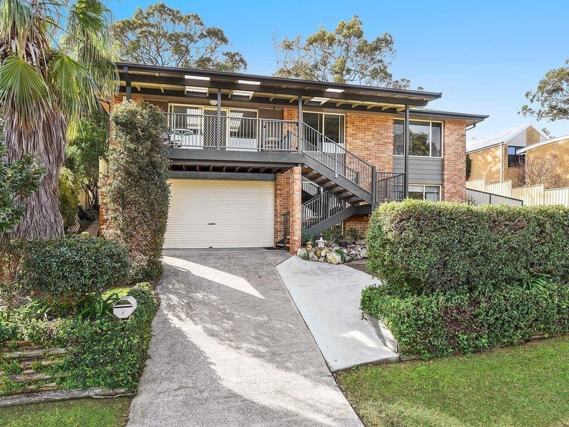 7 Bellevue Lane, Fennell Bay NSW 2283