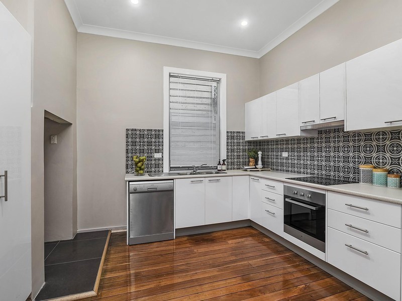 9 Lindsay Street, Hamilton NSW 2303