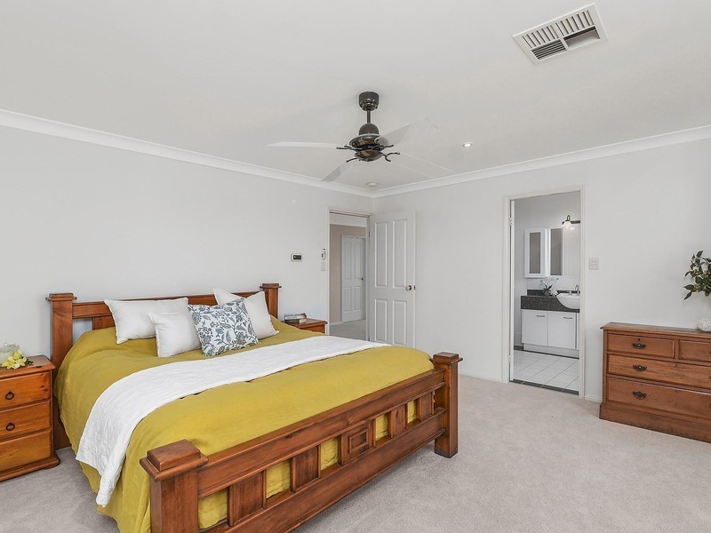 34 Robinia Grove, Garden Suburb NSW 2289
