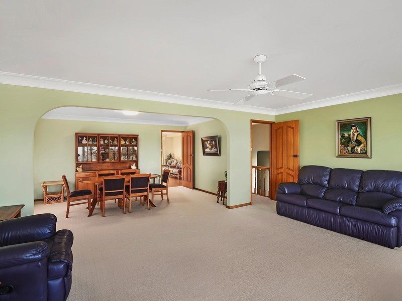 134 Caves Beach Road, Caves Beach NSW 2281