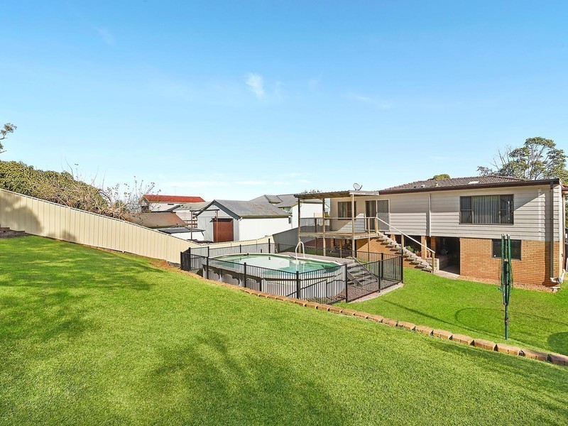4 Davis Street, Speers Point NSW 2284