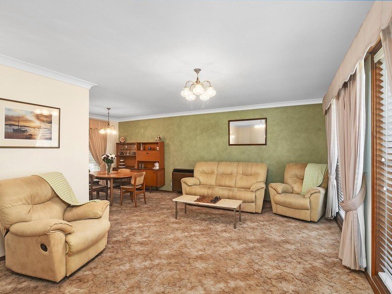24 Seaview Close, Eleebana NSW 2282