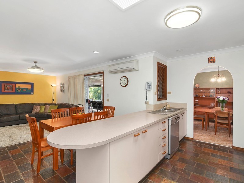 24 Seaview Close, Eleebana NSW 2282