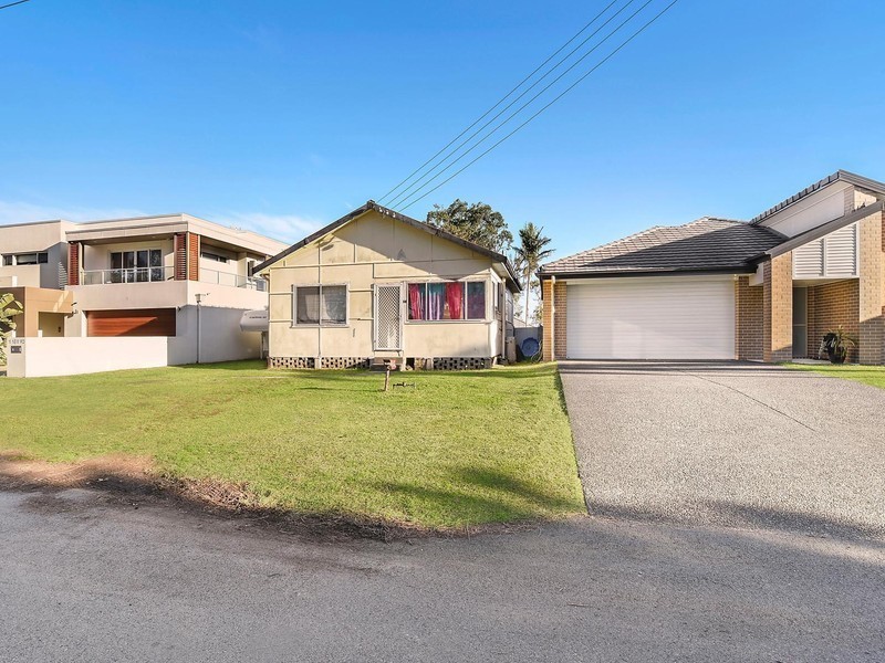 14 New Road, Warners Bay NSW 2282