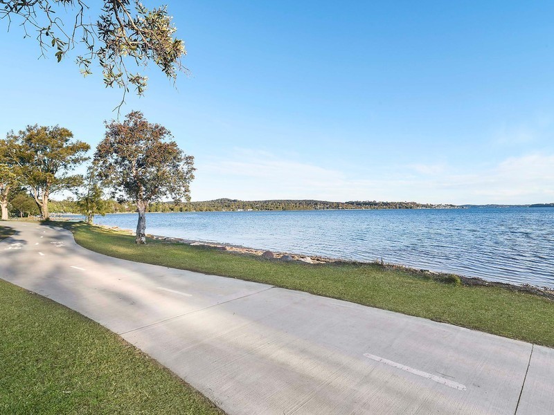 14 New Road, Warners Bay NSW 2282