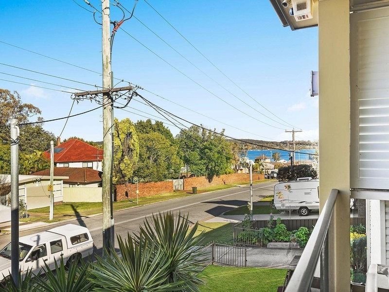 27 Fairfax Road, Warners Bay NSW 2282