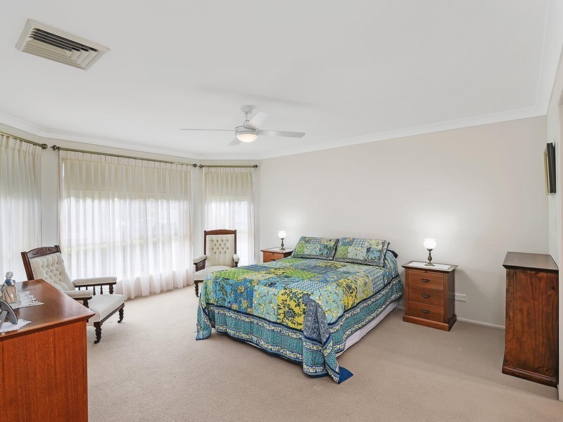 1 Cedrus Close, Valentine NSW 2280