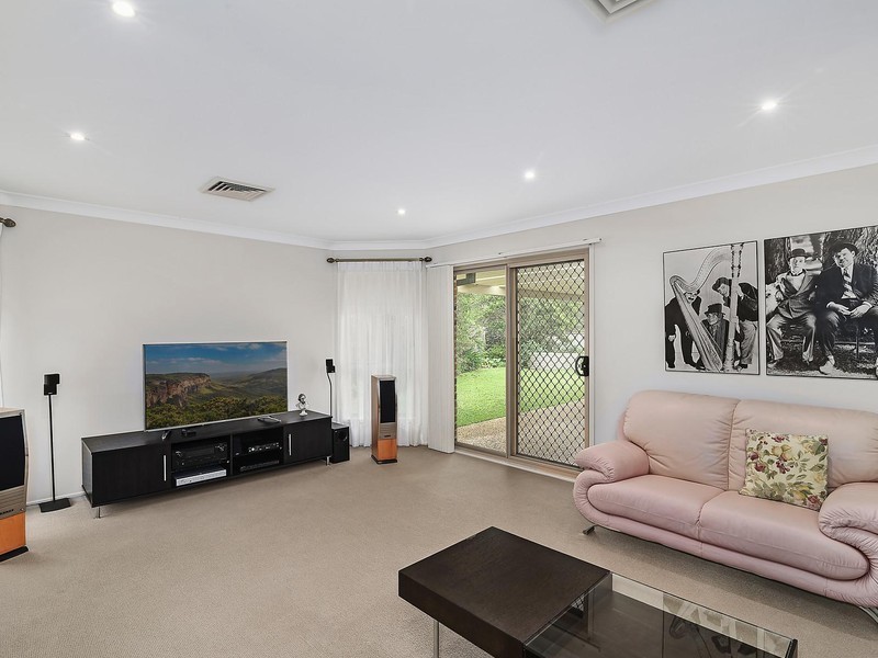 1 Cedrus Close, Valentine NSW 2280