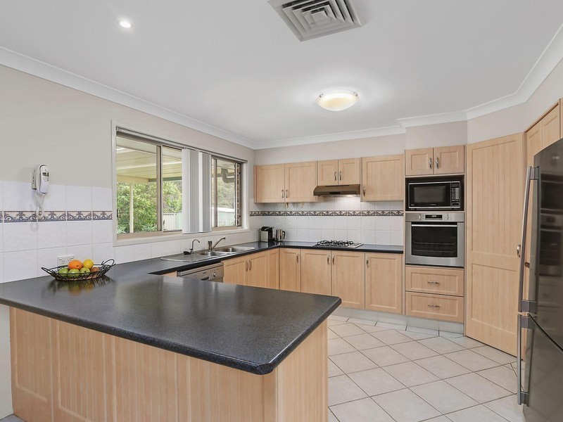 1 Cedrus Close, Valentine NSW 2280