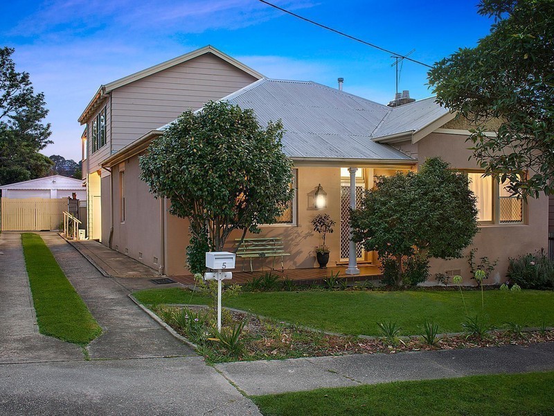 5 Fourth Street, Adamstown NSW 2289