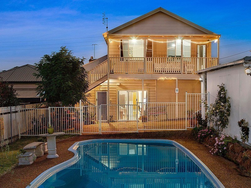 5 Fourth Street, Adamstown NSW 2289