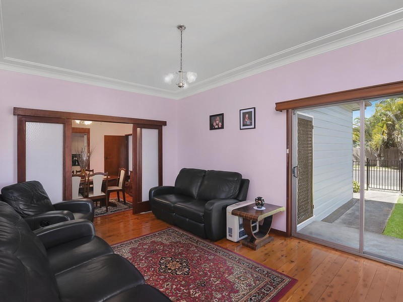 18 Victoria Street, Adamstown NSW 2289