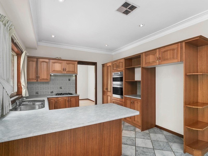 8 Habebe Close, Rankin Park NSW 2287