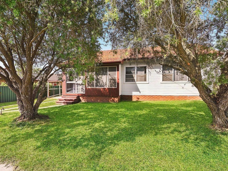 54 Charles Street, Warners Bay NSW 2282