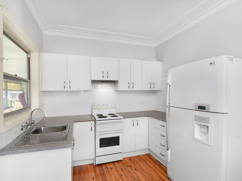 54 Charles Street, Warners Bay NSW 2282