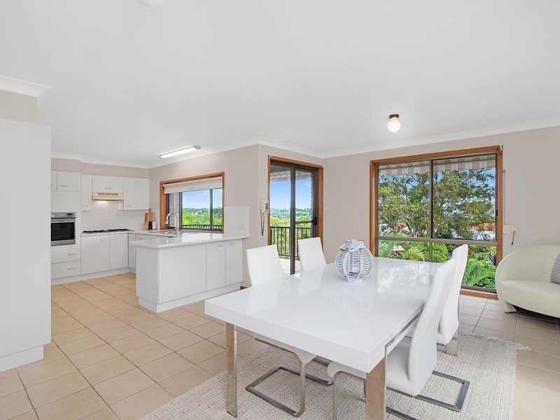 4 Clearbrook Close, Eleebana NSW 2282
