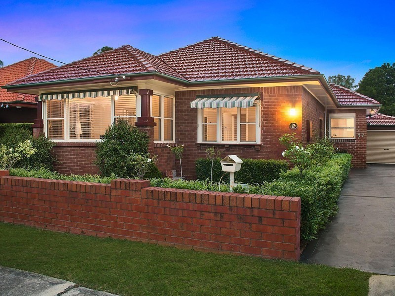 39 Hebburn Street, Hamilton East NSW 2303