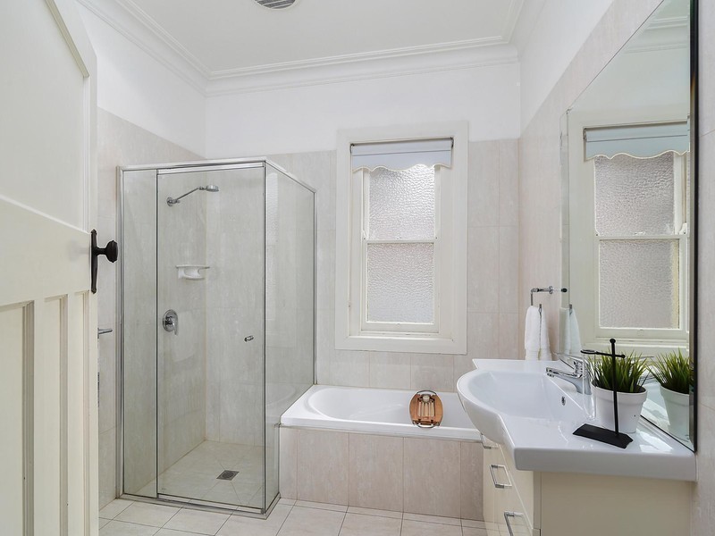 39 Hebburn Street, Hamilton East NSW 2303