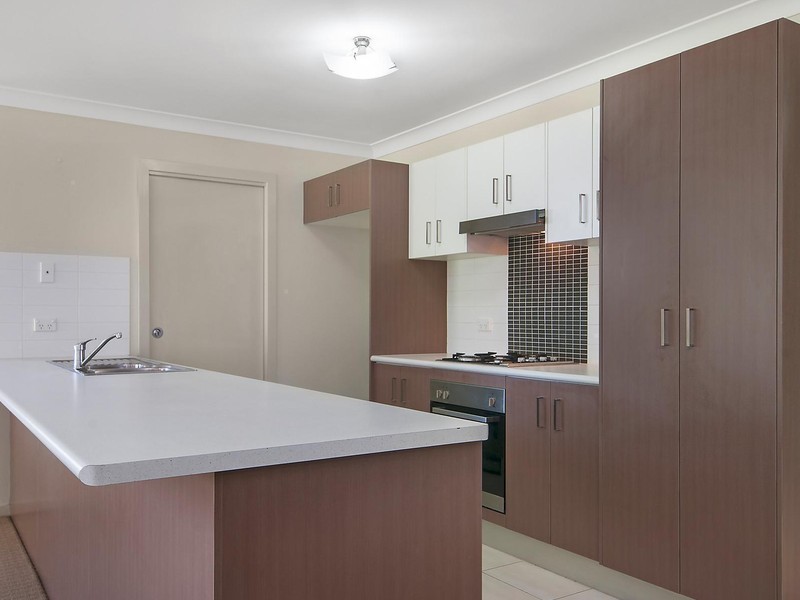 24 Raleigh Street, Cameron Park NSW 2285