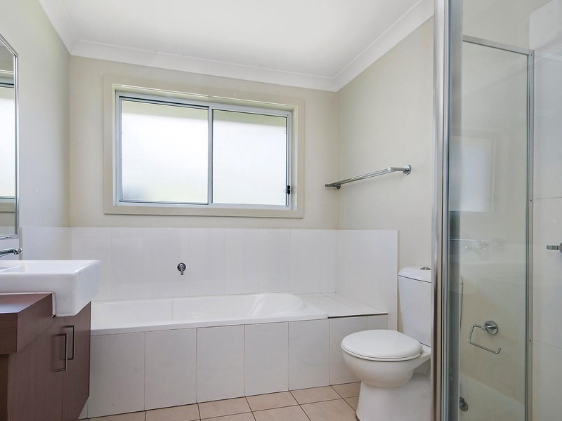 24 Raleigh Street, Cameron Park NSW 2285