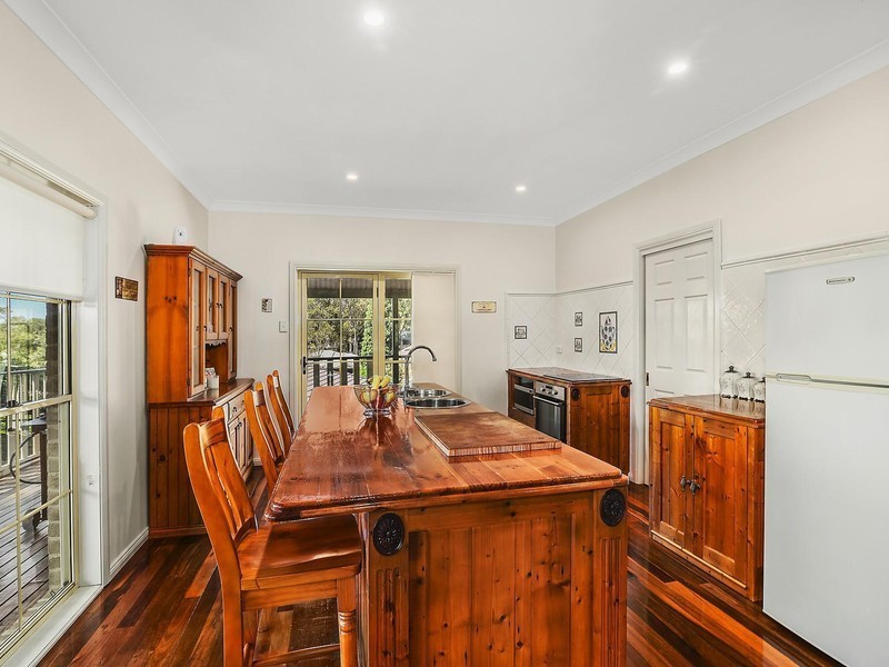 11 Eaton Close, Warners Bay NSW 2282
