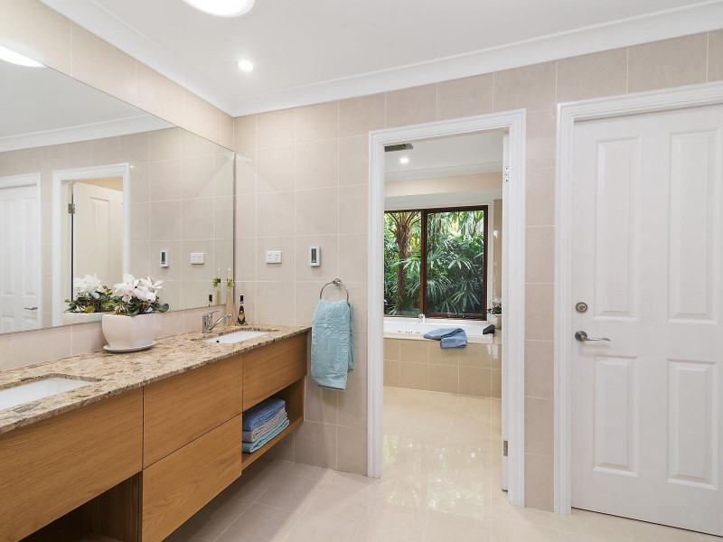 8 Saltram Close, Eleebana NSW 2282