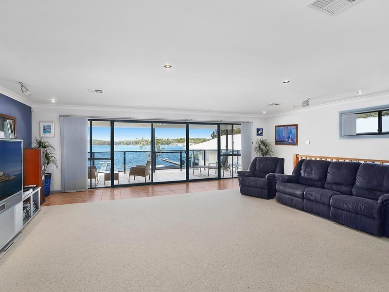 37 Grand Parade, Bonnells Bay NSW 2264