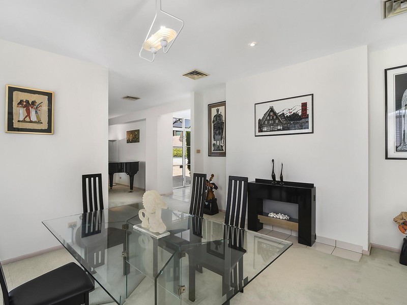 8 Silver Birch Close, Caves Beach NSW 2281