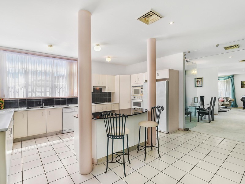 8 Silver Birch Close, Caves Beach NSW 2281