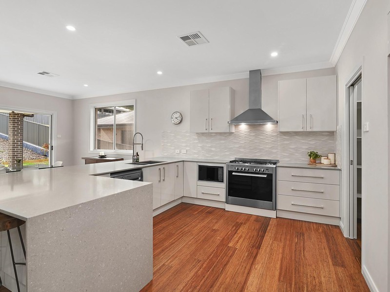 82 Blackwood Circuit, Cameron Park NSW 2285