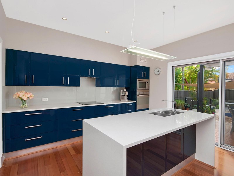 8 Glad Gunson Drive, Eleebana NSW 2282