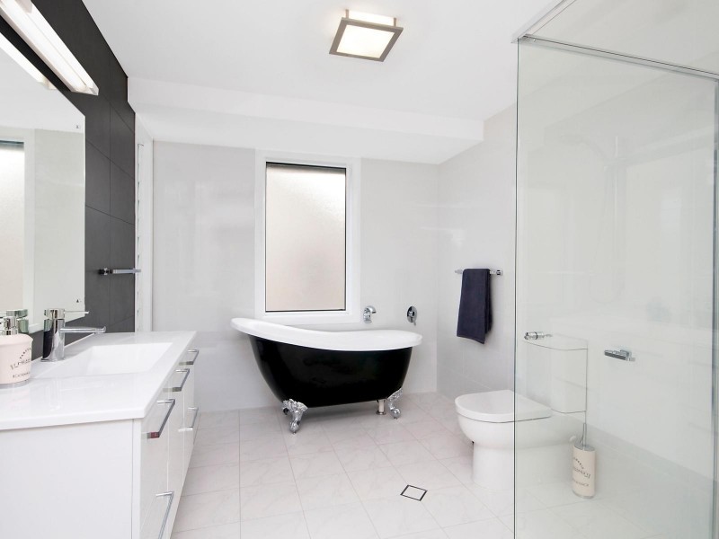 8 Glad Gunson Drive, Eleebana NSW 2282