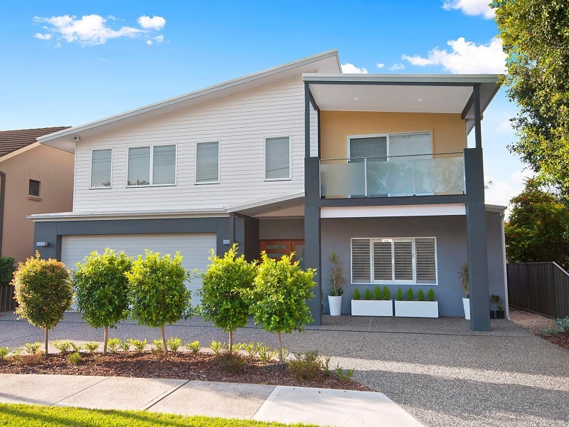 8 Glad Gunson Drive, Eleebana NSW 2282