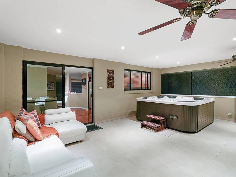 18 Leichhardt Road, Valentine NSW 2280