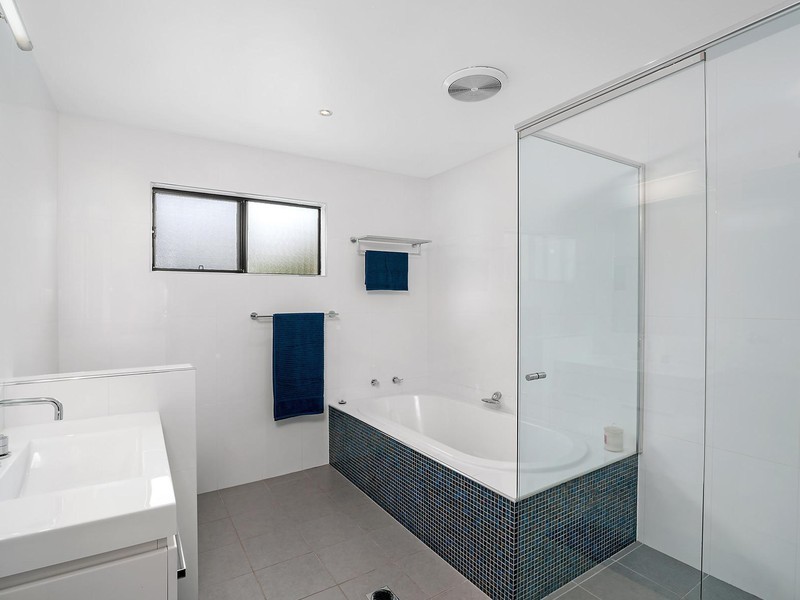 2 Farm Street, Speers Point NSW 2284