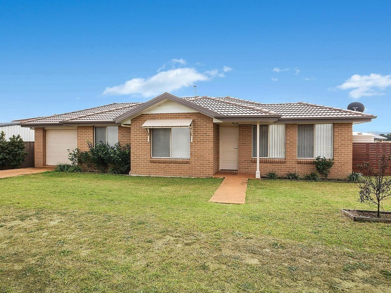 5 Niven Parade, Rutherford NSW 2320