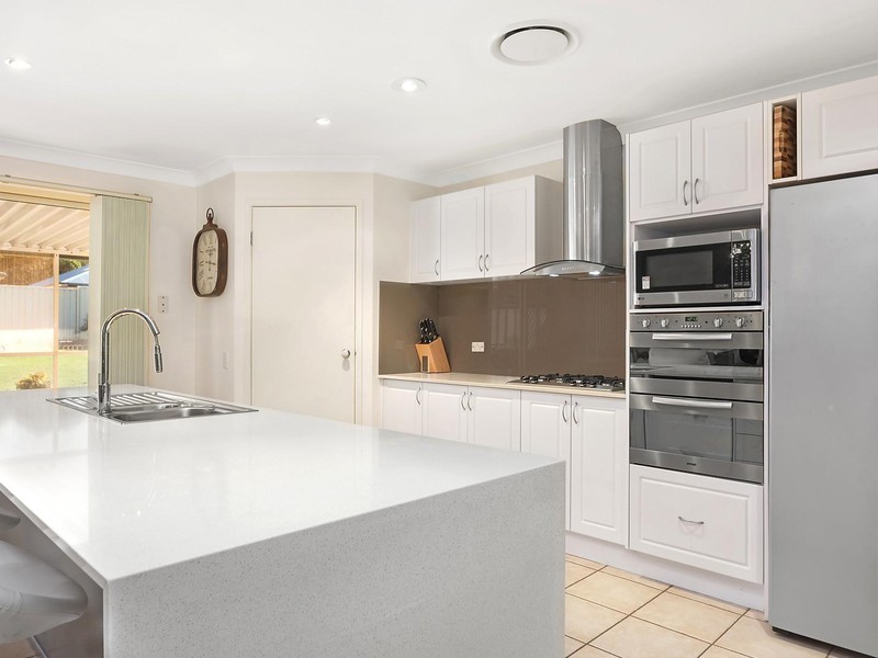 42 Nardoo Avenue, Aberglasslyn NSW 2320